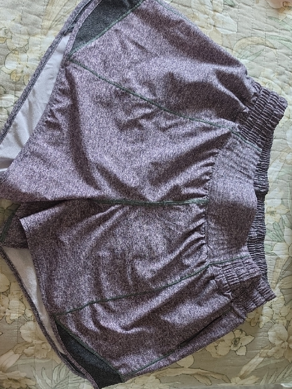 lululemon athletica Hotty Hot High-Rise 4" Shorts - Heathered Black - Picture 3 of 5